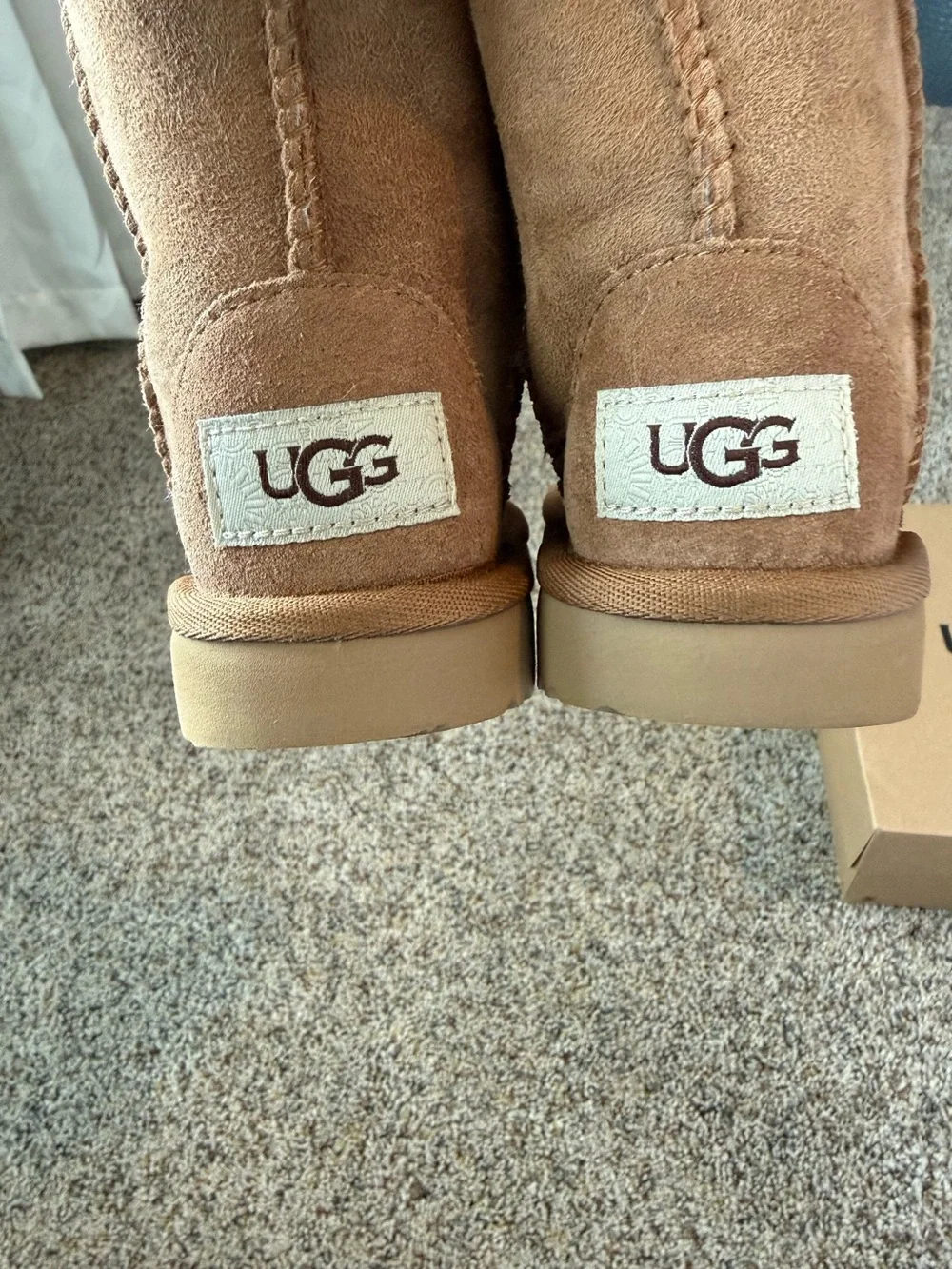 New In Box - Uggs Kids Classic II Chestnut Boots - Size 7 Toddler